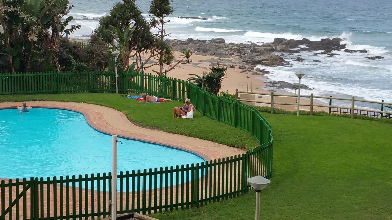 Apartment Sands Breaks Front