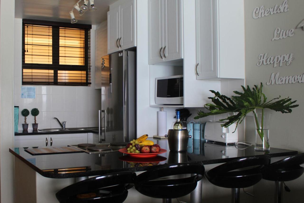 Apartment Sands Breaks Front *